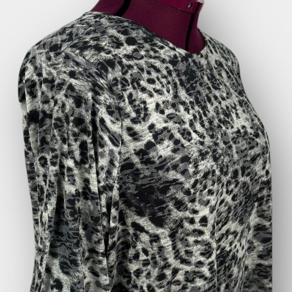 🟢 2/$25 ~ iyla XXL semi-sheer knit tunic top black grey animal print 3/4 sleeve - Picture 4 of 8